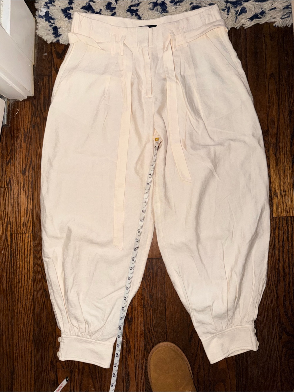 Express Super High Rise ballon Pants Womens Size 8 Ivory Cream Tapered Ankle